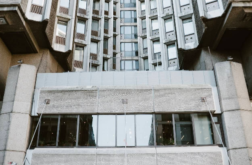 Does the London STG Hotel (old name: St. Giles) live up to its fame of the #1 cumdump hotel?